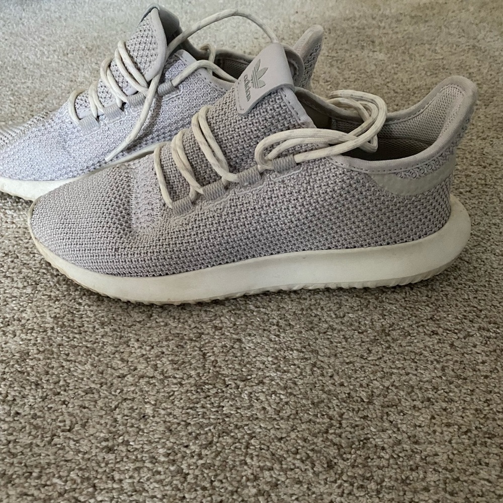 Women’s size 7.5 Adidas tennis shoes